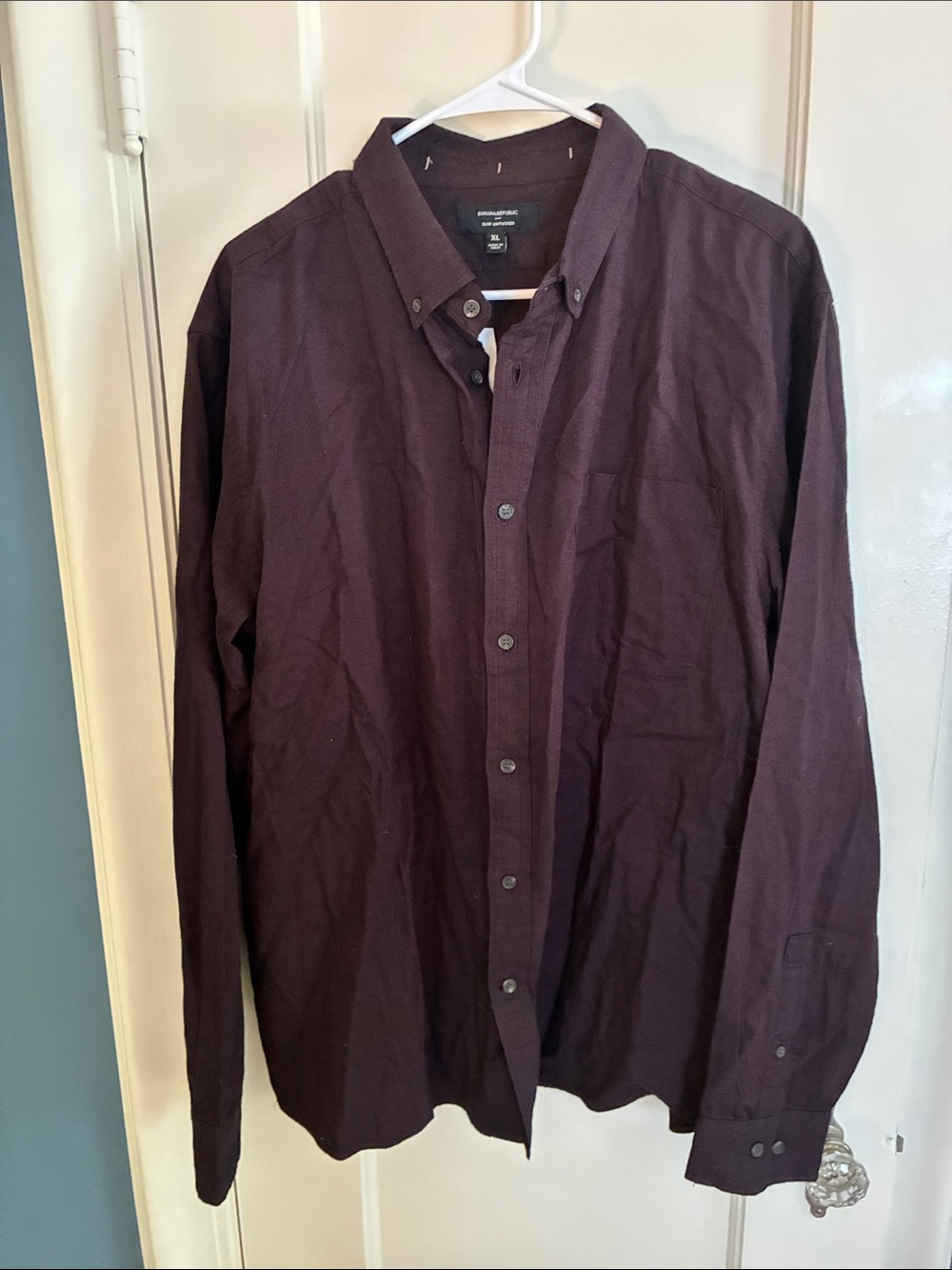 Banana Republic Men's Button-Down Shirt‎ in Dark Plum
